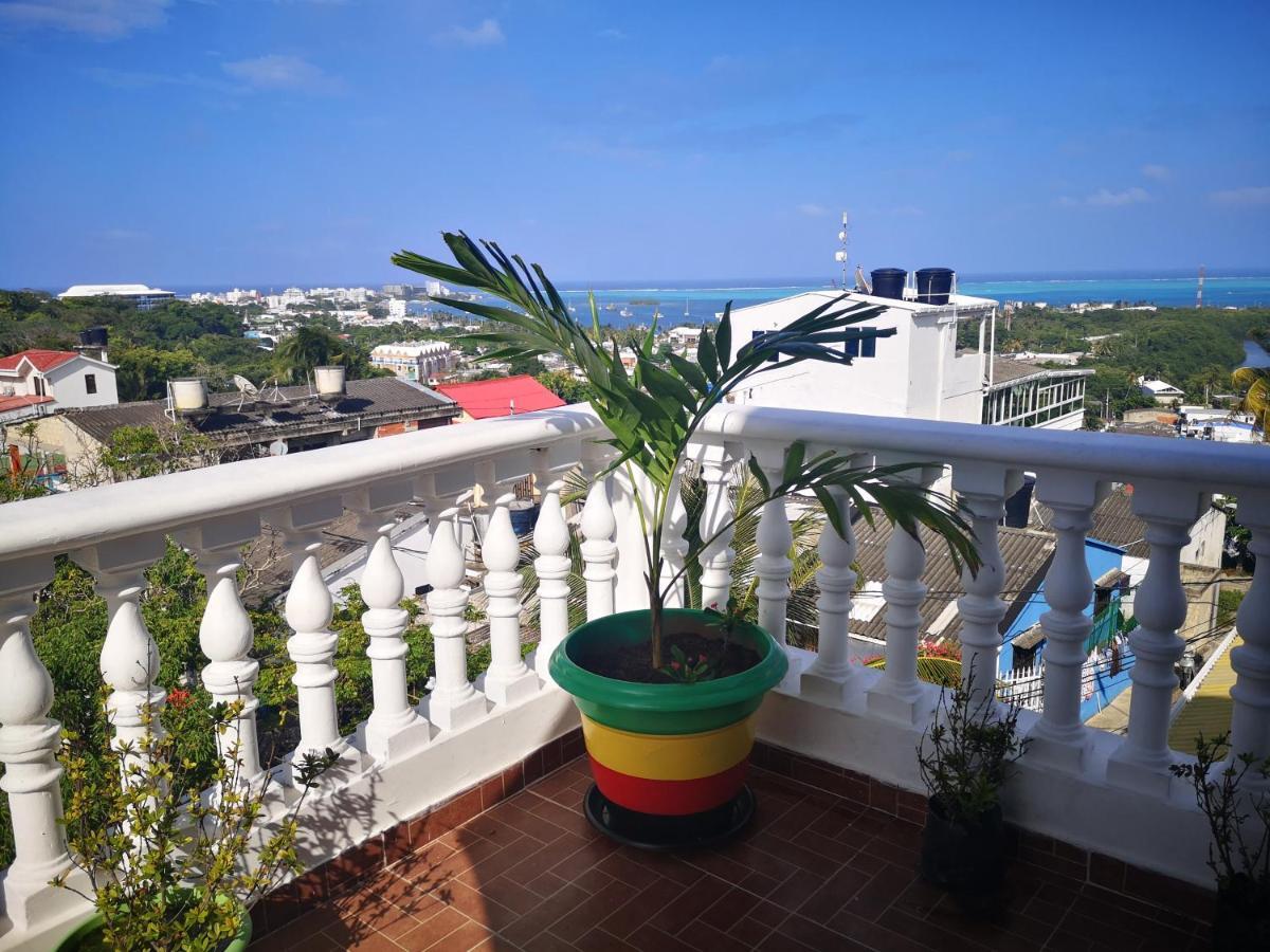 Apartamentos Turisticos Agua Luna San Andrés Eksteriør billede